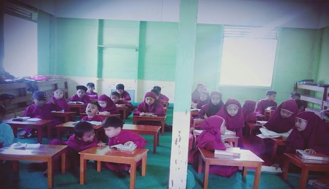 Penyaluran Meja Belajar TPA Matur FBQ