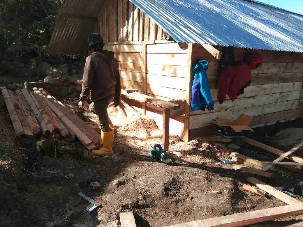 Renovasi Rumah Warga Kebakaran di Wamena
