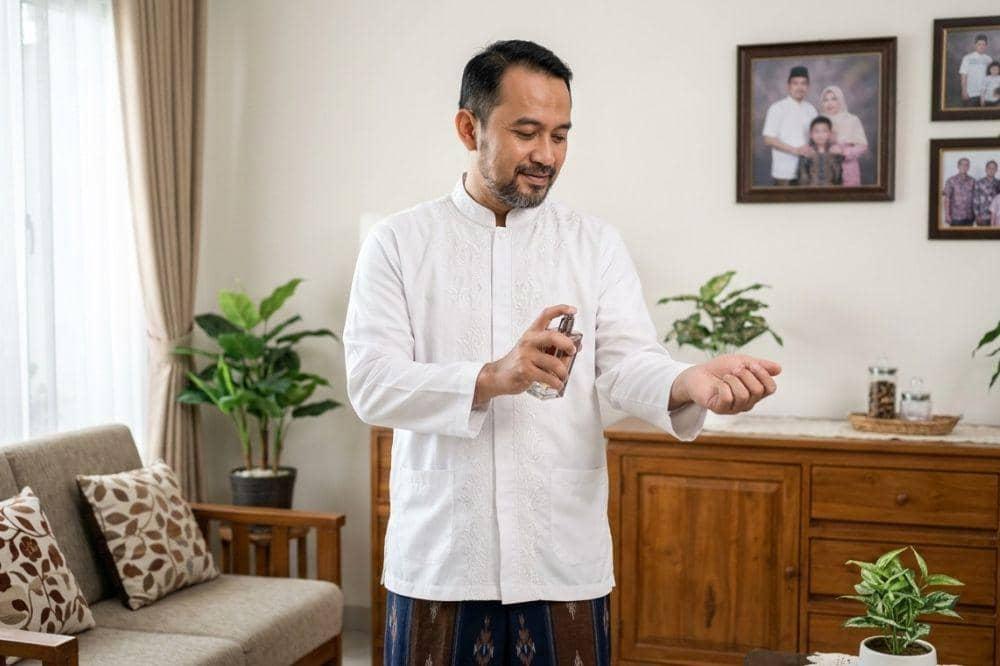 Menggunakan Wewangian bagi Laki-Laki